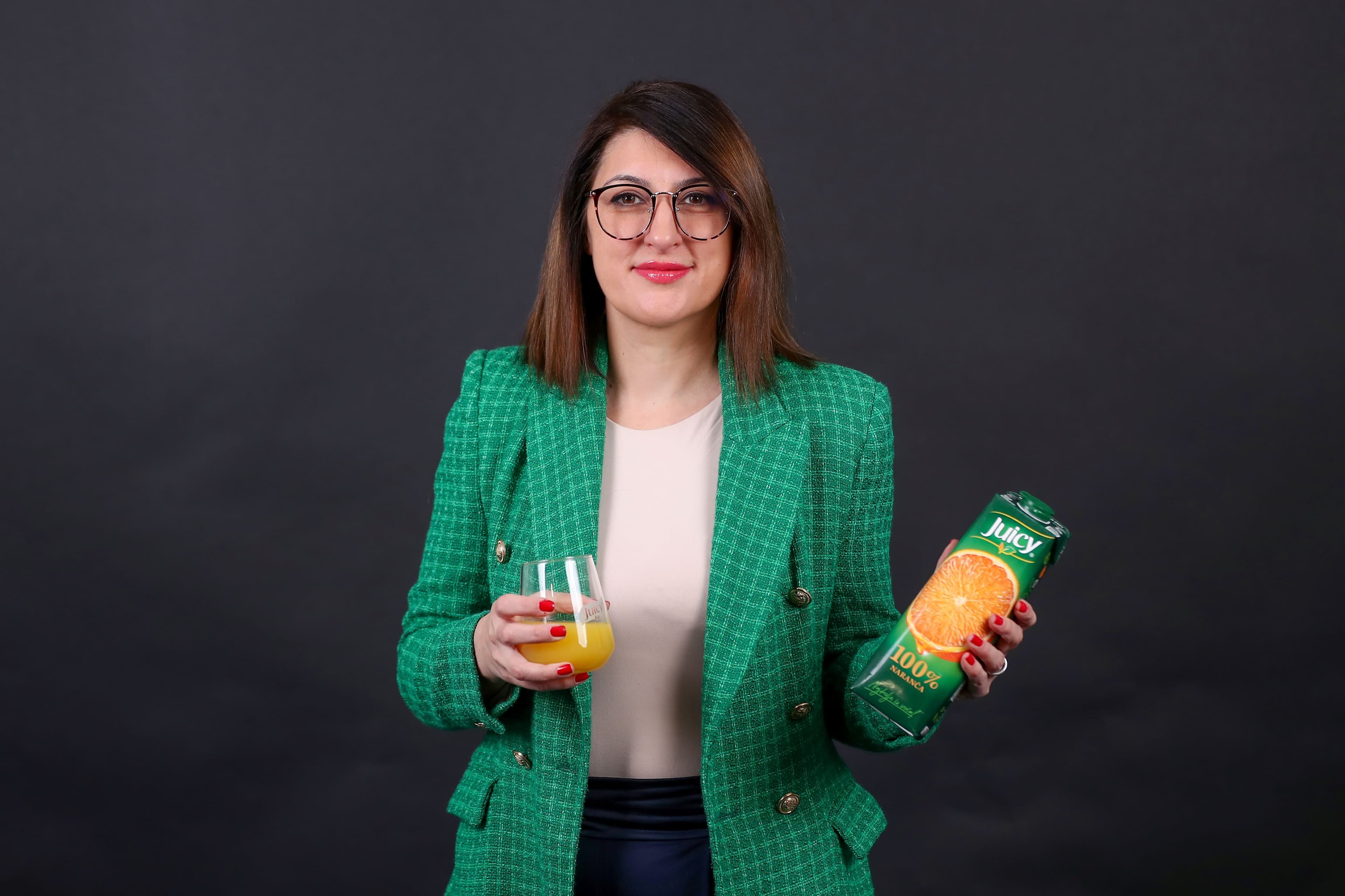 Iva Petrova – brižna managerica iza kampanje “Juicy brine”